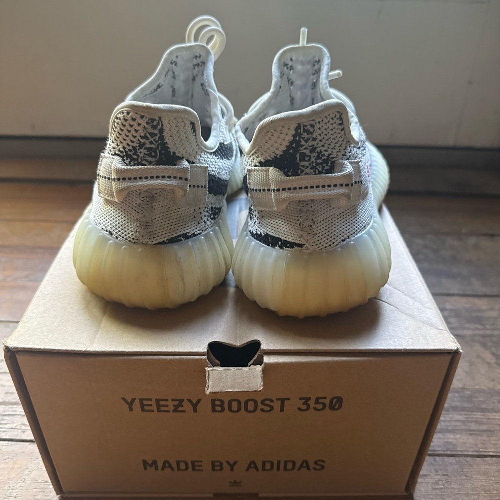 Yeezy Boost 350 Sneakers - Cream and Black